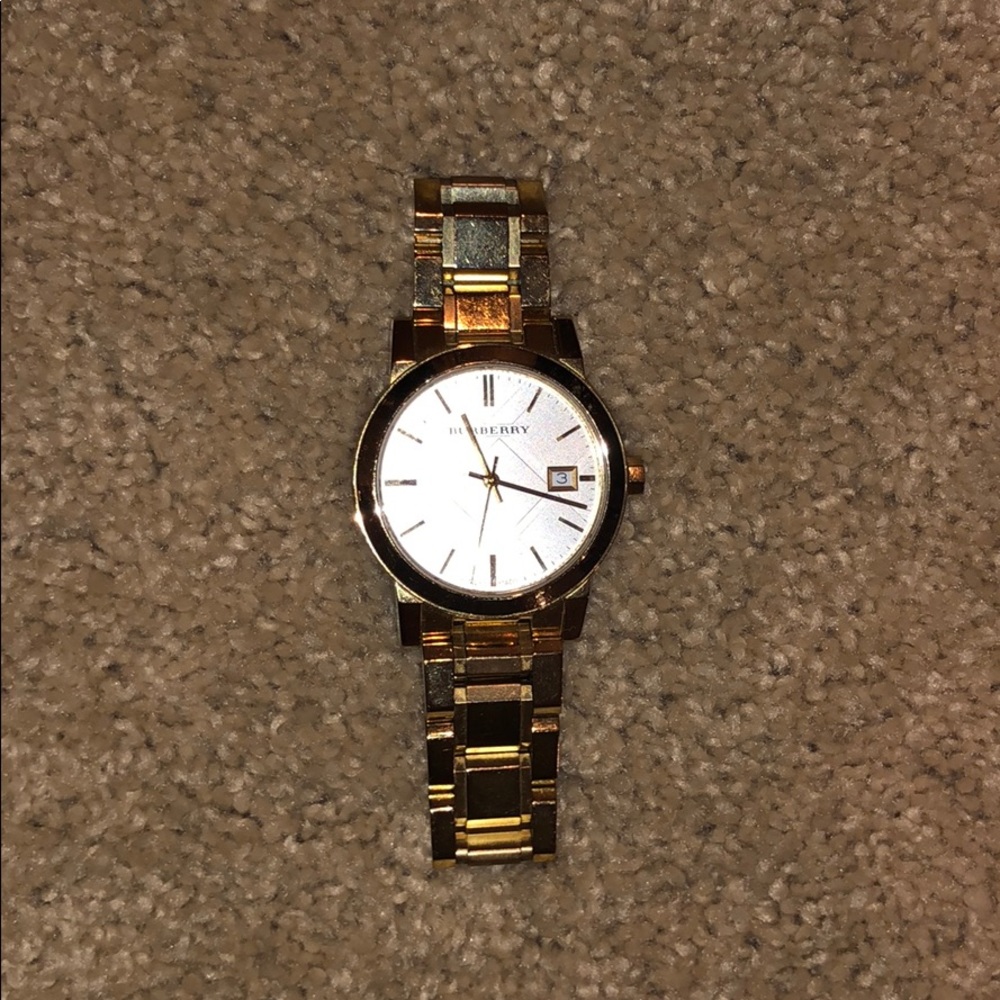 Burberry Gold Watch - 9103